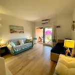 Ampio Monolocale Porto Coda Cavallo Apartment Capo Coda Cavallo